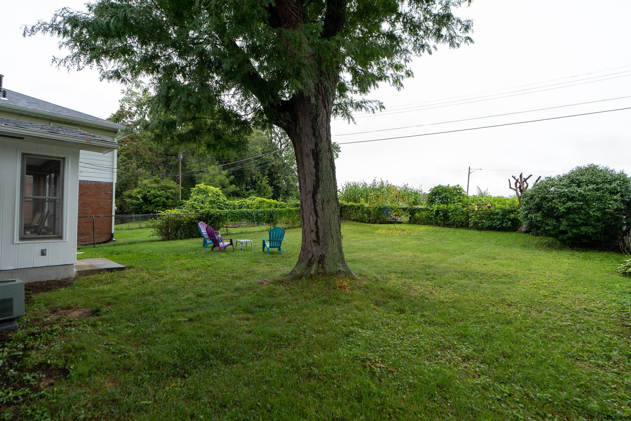 185 Ridgefield Street Albany, NY 12208 - Photo 4 of 29 Photo 4