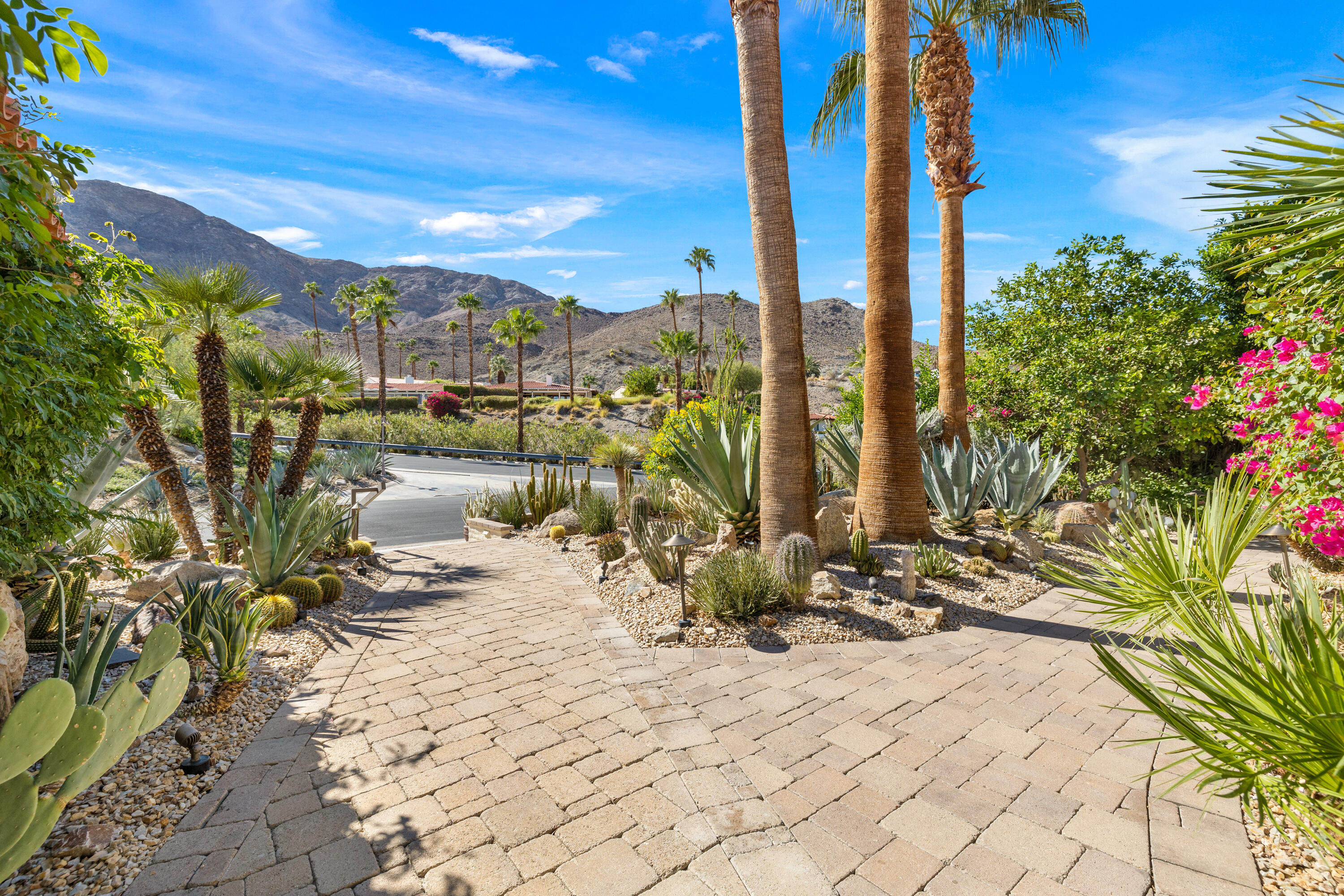 40170 Paseo Lindo Rancho Mirage, CA 92270 - Photo 51 of 51 a view of a terrace with sitting area