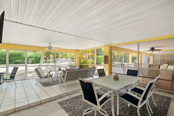 $569,900 | 9871 Leeward Avenue, Key Largo, FL 33037