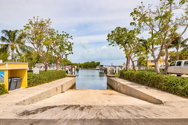 $569,900 | 9871 Leeward Avenue, Key Largo, FL 33037
