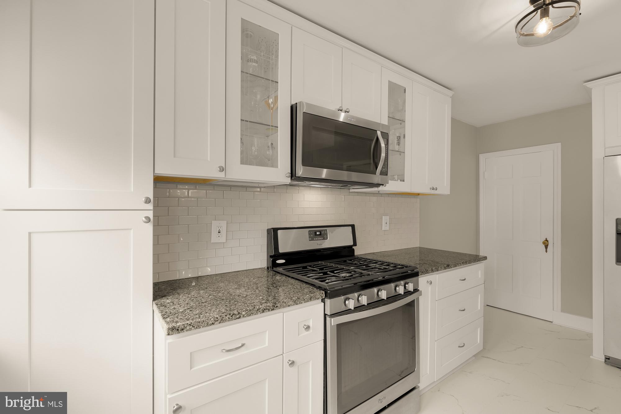 338 Whitfield Road Baltimore, MD 21228 - Photo 10 of 43 Kitchen, nice counterspace
