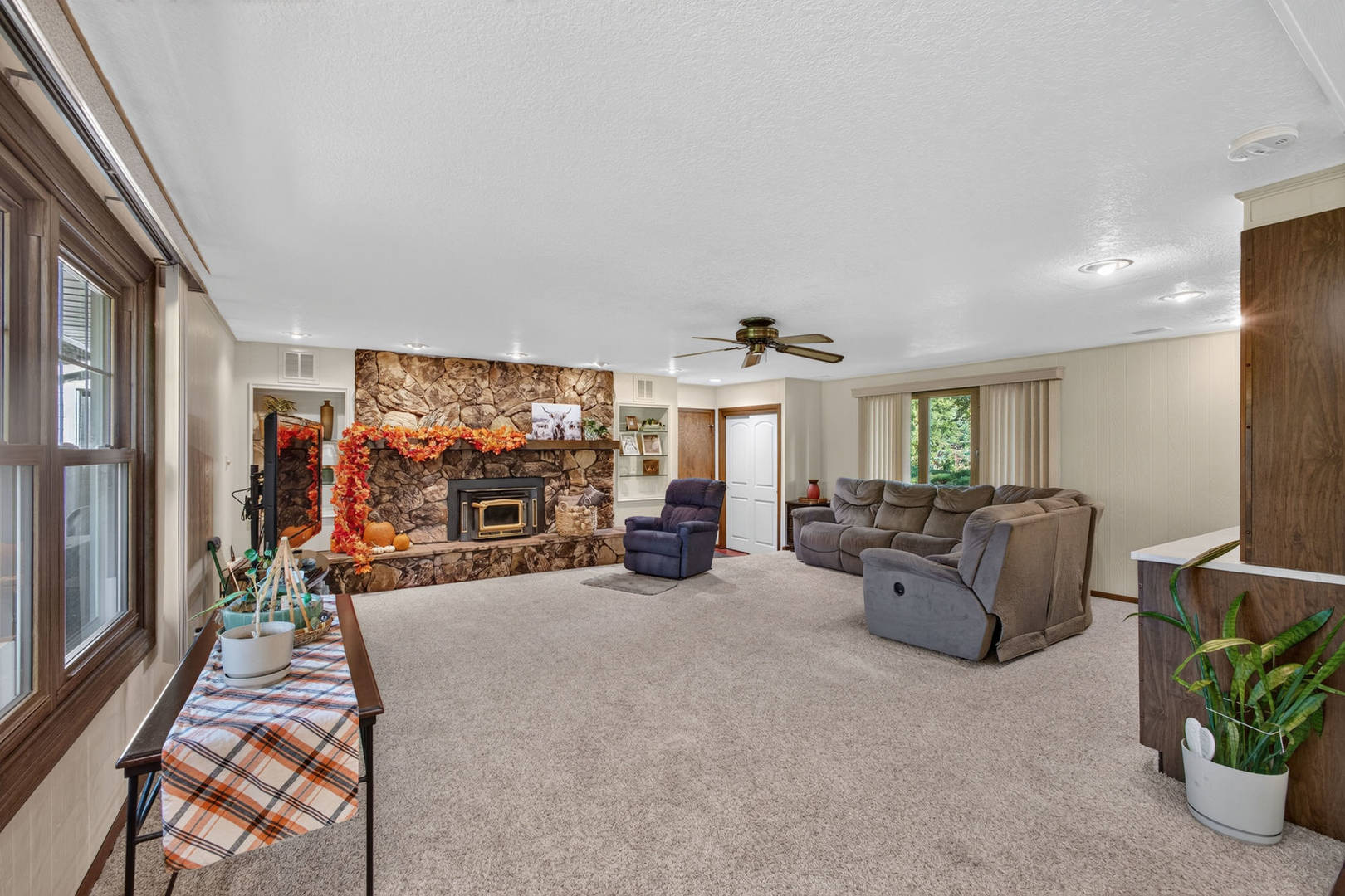 5079 Coachman Road Bettendorf, IA 52722 - Photo 9 of 41 Gallery Image 9