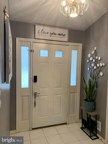 a view of kitchen with washer and dryer