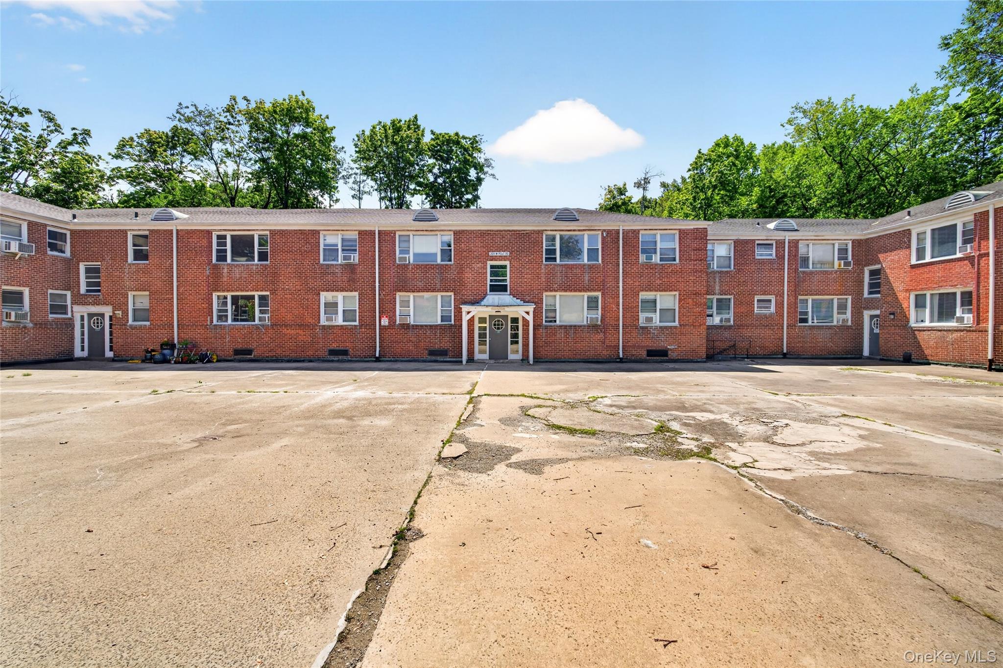205 West Post Road, Unit 1N White Plains, NY 10606 - Photo 5 of 37