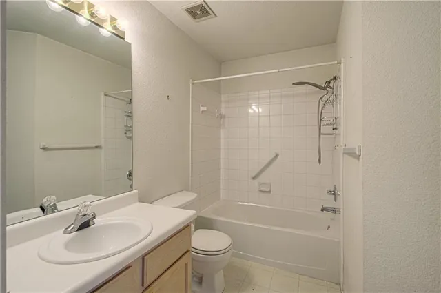 $325,000 | 6115 Northeast Kensington Drive, Lee's Summit, MO 64064