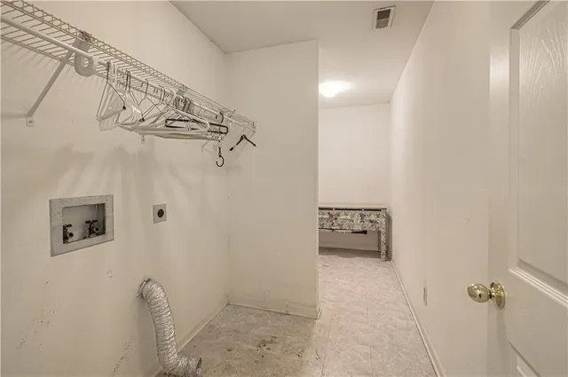 $325,000 | 6115 Northeast Kensington Drive, Lee's Summit, MO 64064