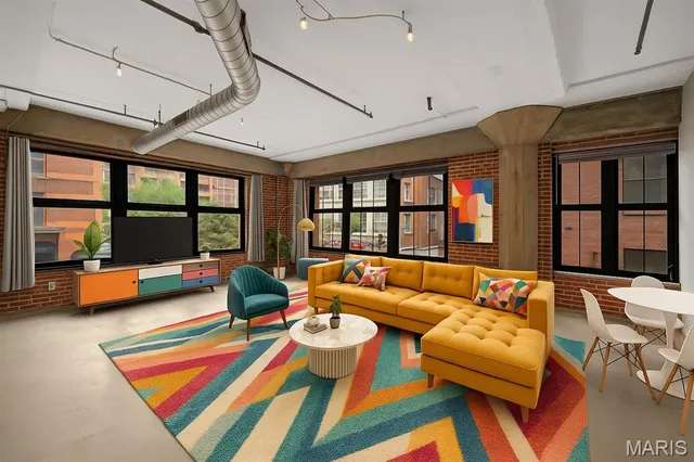 $180,000 | 1619 Washington Avenue, Unit 204, St. Louis, MO 63103