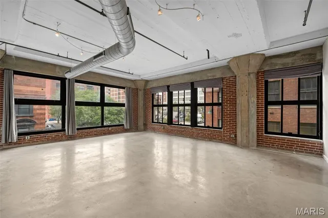 $180,000 | 1619 Washington Avenue, Unit 204, St. Louis, MO 63103