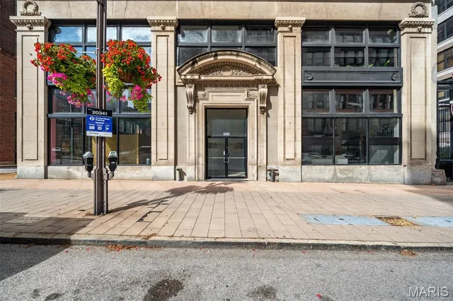 $180,000 | 1619 Washington Avenue, Unit 204, St. Louis, MO 63103