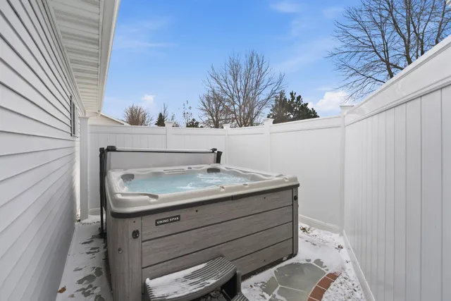 $399,900 | N9555 Chadbury Lane, Appleton, WI 54915