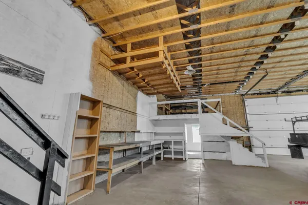 a view of entryway with a front door