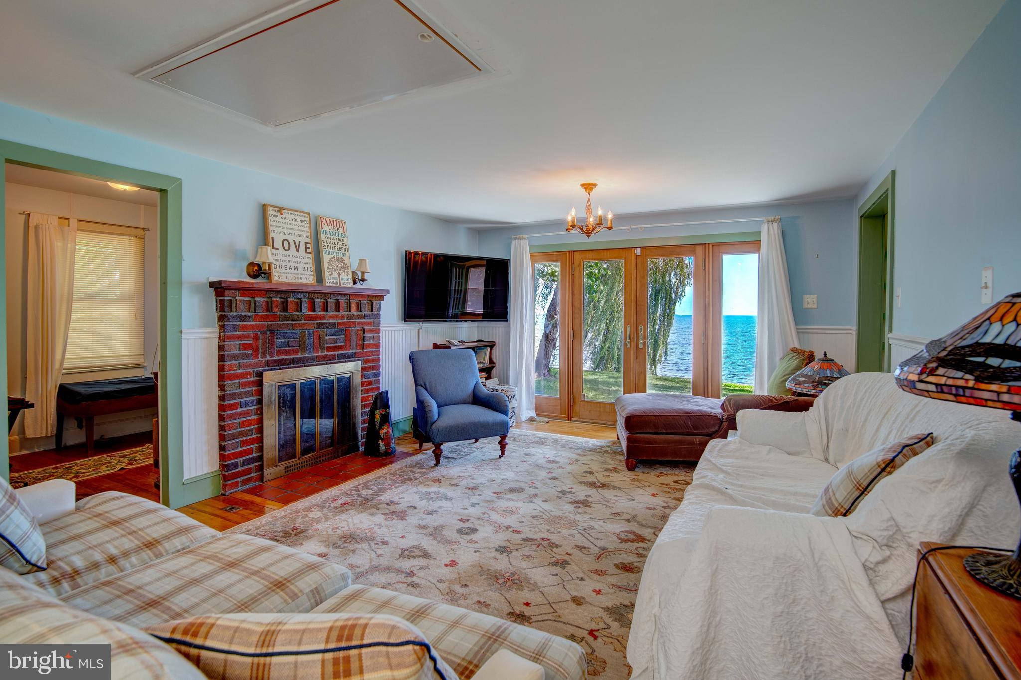 6353 Genoa Road Tracys Landing, MD 20779 - Photo 20 of 84 Living room