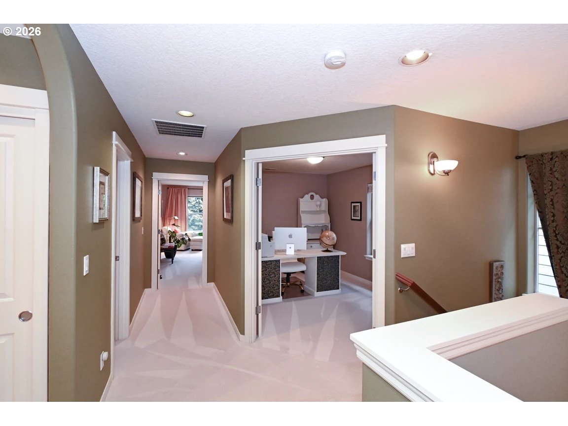 7798 Southwest Alder Street Portland, OR 97224 - Photo 15 of 44