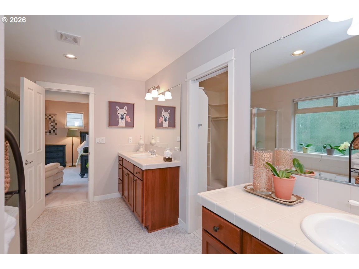 7798 Southwest Alder Street Portland, OR 97224 - Photo 28 of 44