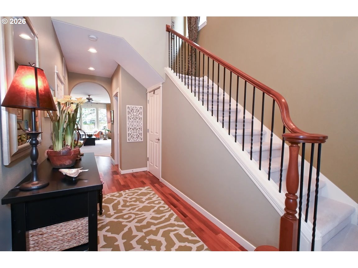 7798 Southwest Alder Street Portland, OR 97224 - Photo 3 of 44