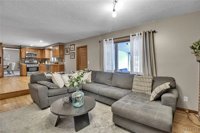 $349,900 | 271 Sprucewood Terrace, Amherst, NY 14221