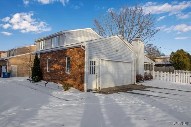 $349,900 | 271 Sprucewood Terrace, Amherst, NY 14221