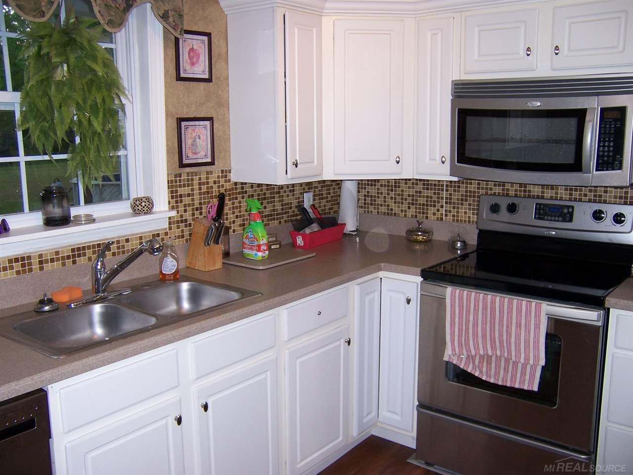 12115 Bryce Road Emmett, MI 48022 - Photo 9 of 26 31298707-8.JPG