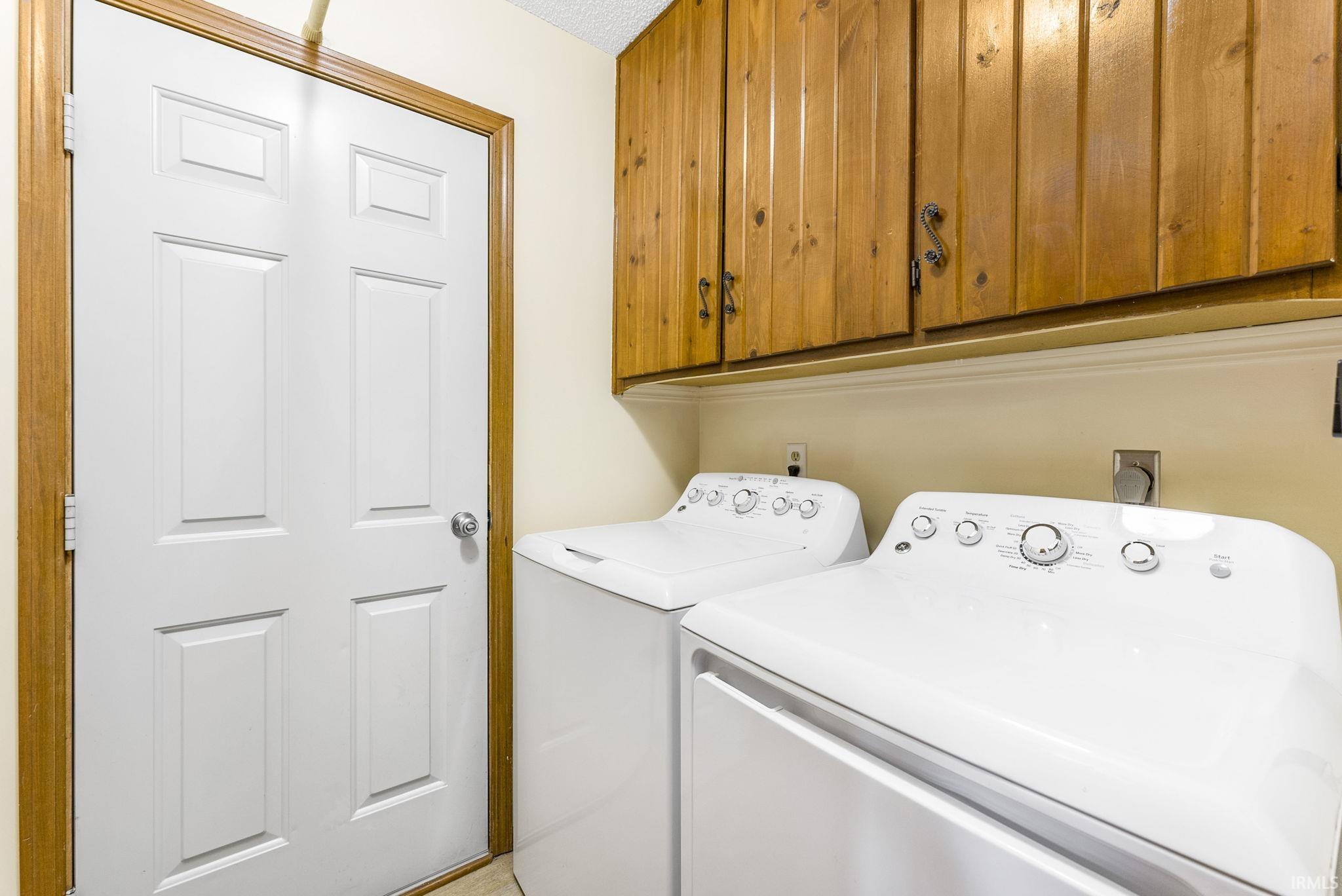 9102 Almond Tree Court Fort Wayne, IN 46804 - Photo 11 of 35