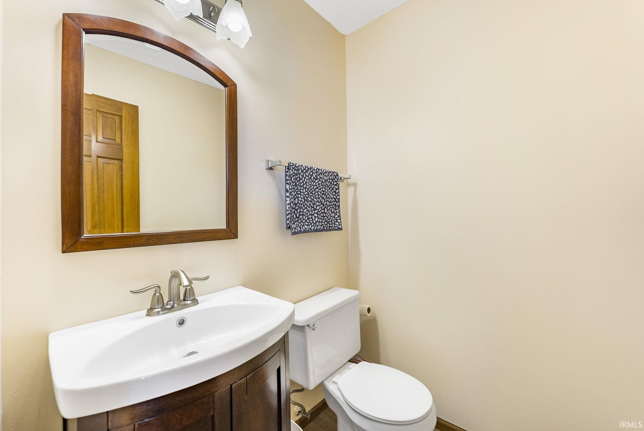 9102 Almond Tree Court Fort Wayne, IN 46804 - Photo 10 of 35