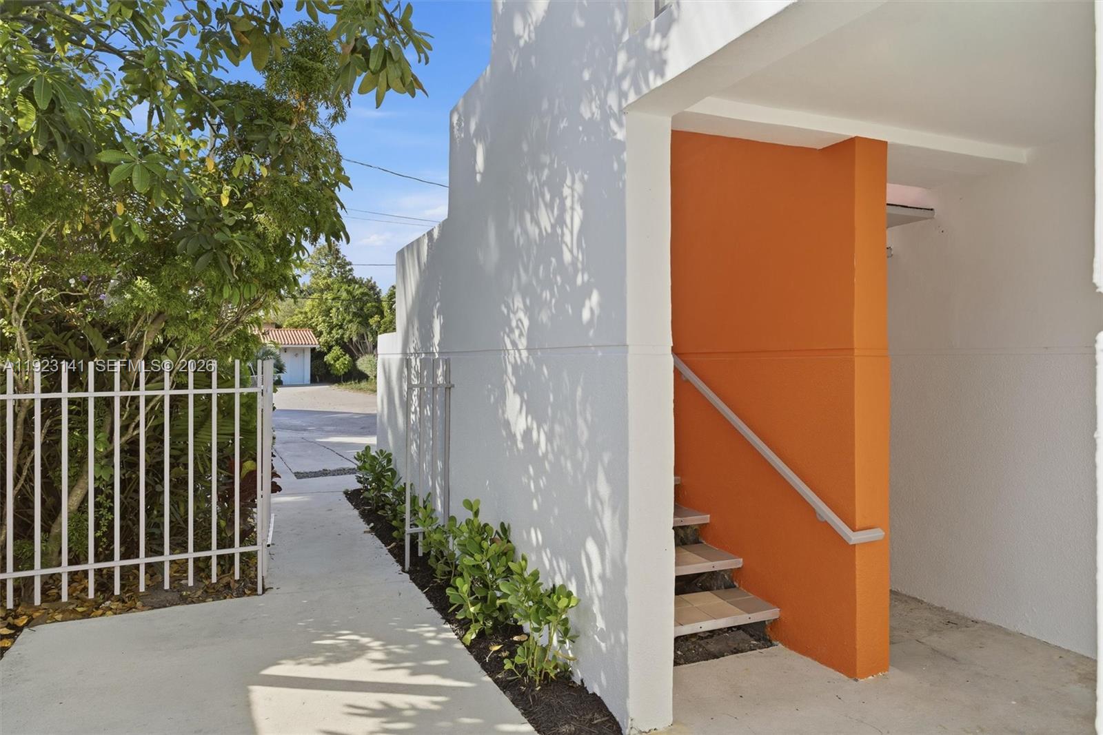 1045 Southwest 25th Avenue Miami, FL 33135 - Photo 18 of 43