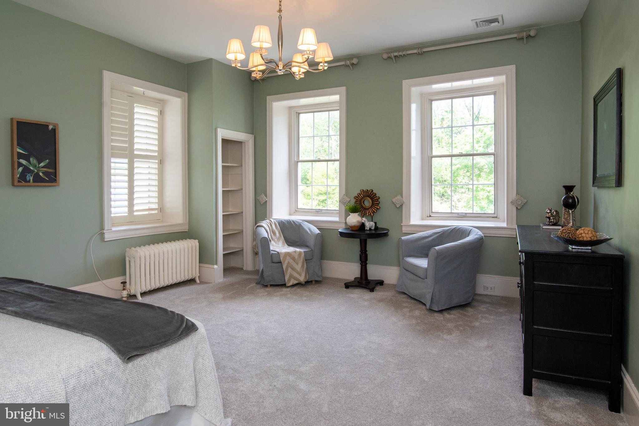 559 Red Fox Lane Wayne, PA 19087 - Photo 42 of 57 Sitting area in primary bedroom