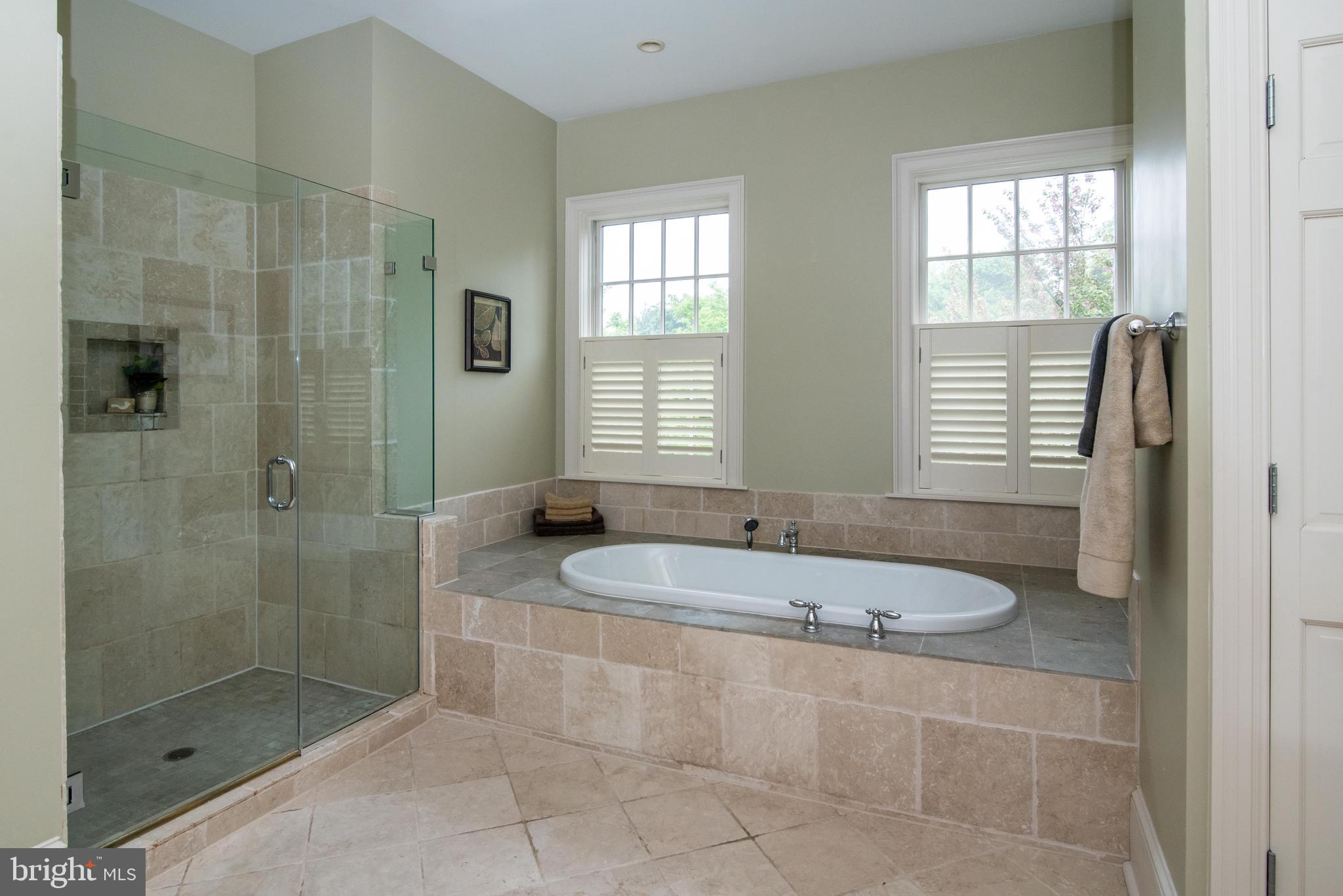 559 Red Fox Lane Wayne, PA 19087 - Photo 46 of 57 Soaking tub