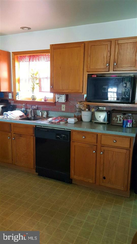 5632 Ambau Road Spring Grove, PA 17362 - Photo 11 of 32