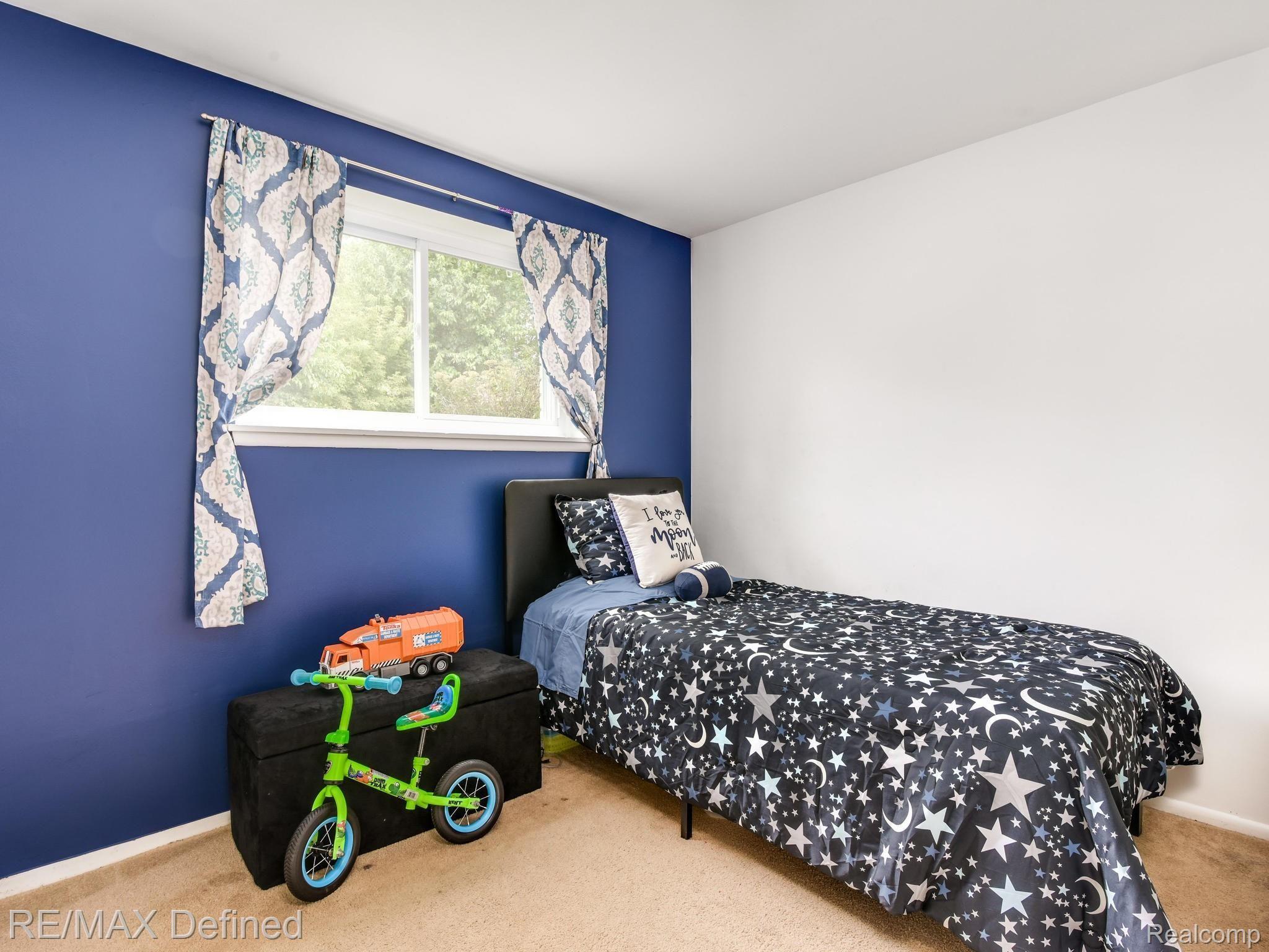 4345 Crooks Road Royal Oak, MI 48073 - Photo 11 of 16 7.jpg