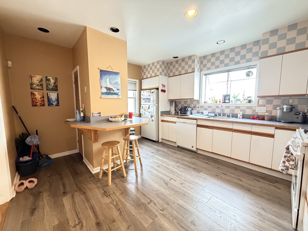 20 Windsor Road, Unit 1 Medford, MA 02155 - Photo 6 of 10