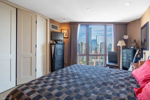 $3,000,000 | 111 West Maple Street, Unit 34023404, Chicago, IL 60610