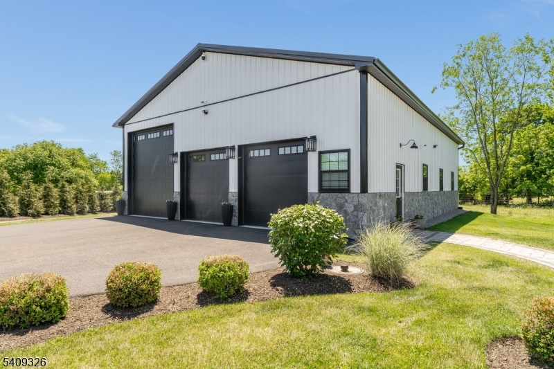 16 Wolverton Road Pittstown, NJ 08867 - Photo 6 of 50