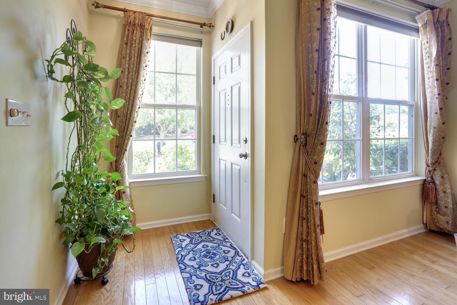 125 Warwick Road Princeton Junction, NJ 08550 - Photo 3 of 21 Gallery Image 3