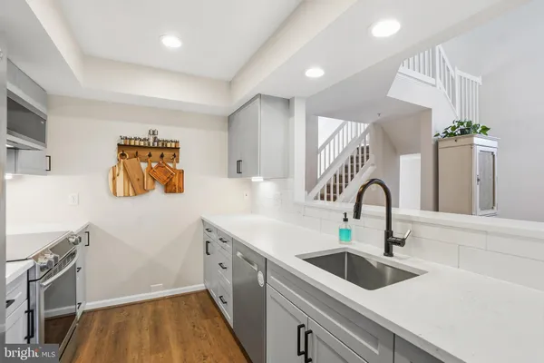 $429,000 | 1365 Garden Wall Circle, Unit 703, Reston, VA 20194