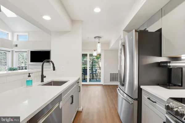 $429,000 | 1365 Garden Wall Circle, Unit 703, Reston, VA 20194