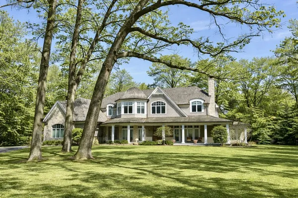 $3,695,000 | 1300 Abington Cambs Drive, Lake Forest, IL 60045