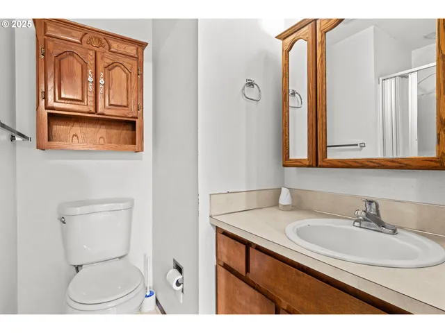 $320,000 | 798 Driftwood Drive, Eugene, OR 97402