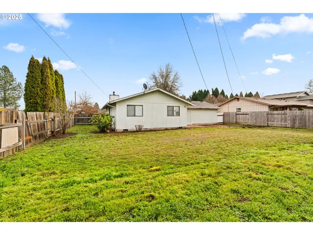 $320,000 | 798 Driftwood Drive, Eugene, OR 97402