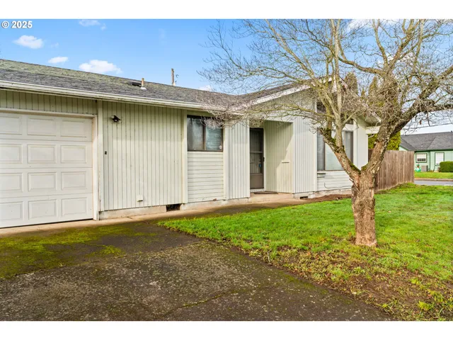 $320,000 | 798 Driftwood Drive, Eugene, OR 97402