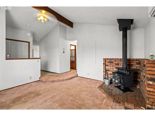 $320,000 | 798 Driftwood Drive, Eugene, OR 97402