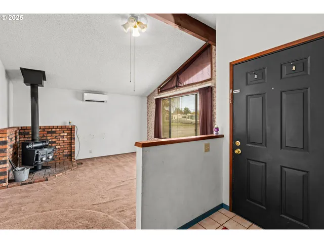 $320,000 | 798 Driftwood Drive, Eugene, OR 97402