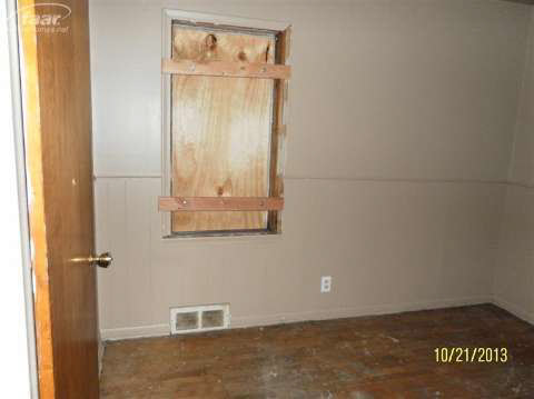 4502 Fleming Road Flint, MI 48504 - Photo 5 of 8 20405084-4.JPG