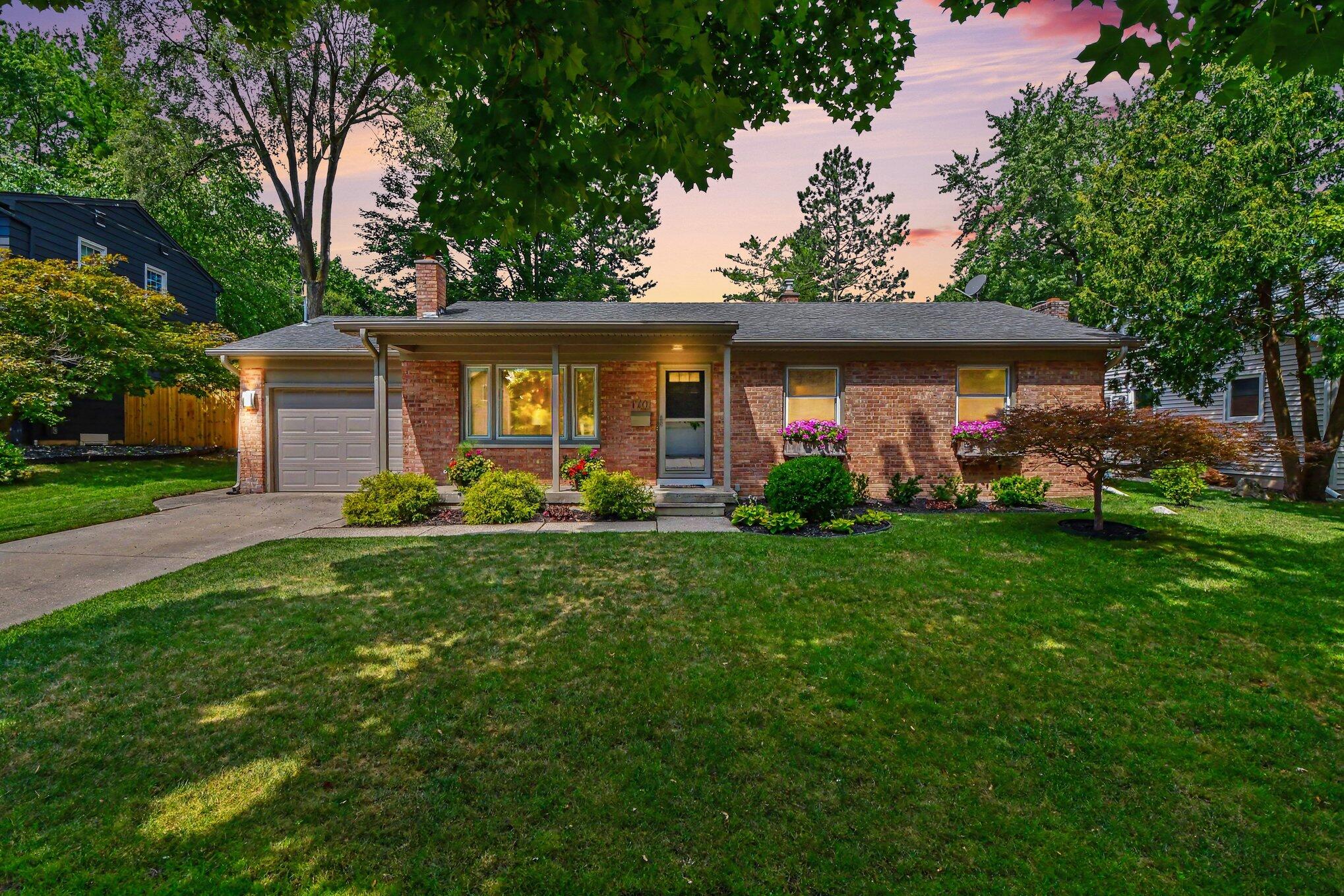 1701 Whitfield Road Southeast Grand Rapids, MI 49506 - Photo 1 of 22 001_file_6051