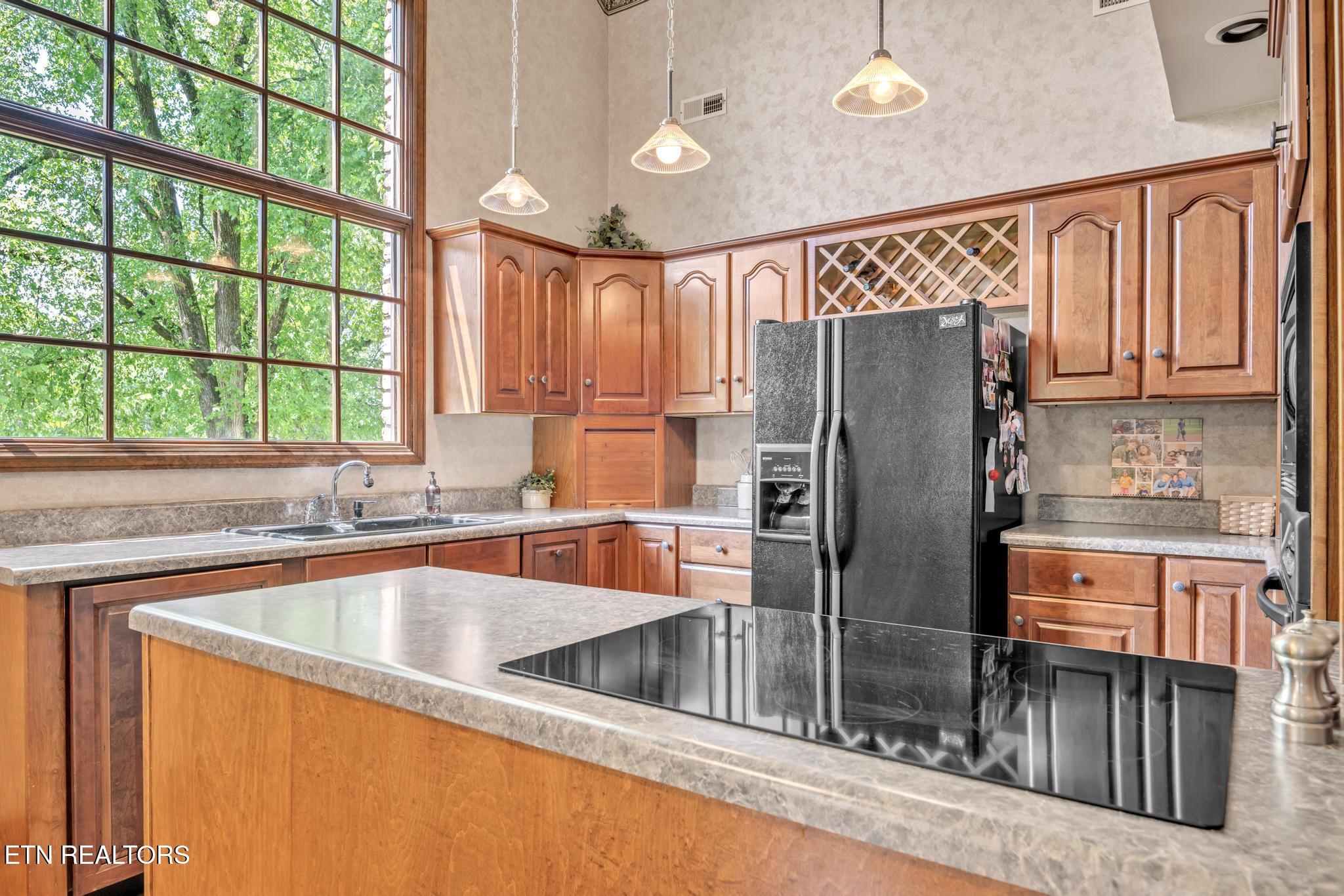 325 Lone Ridge Lane Clinton, TN 37716 - Photo 27 of 51 Kitchen