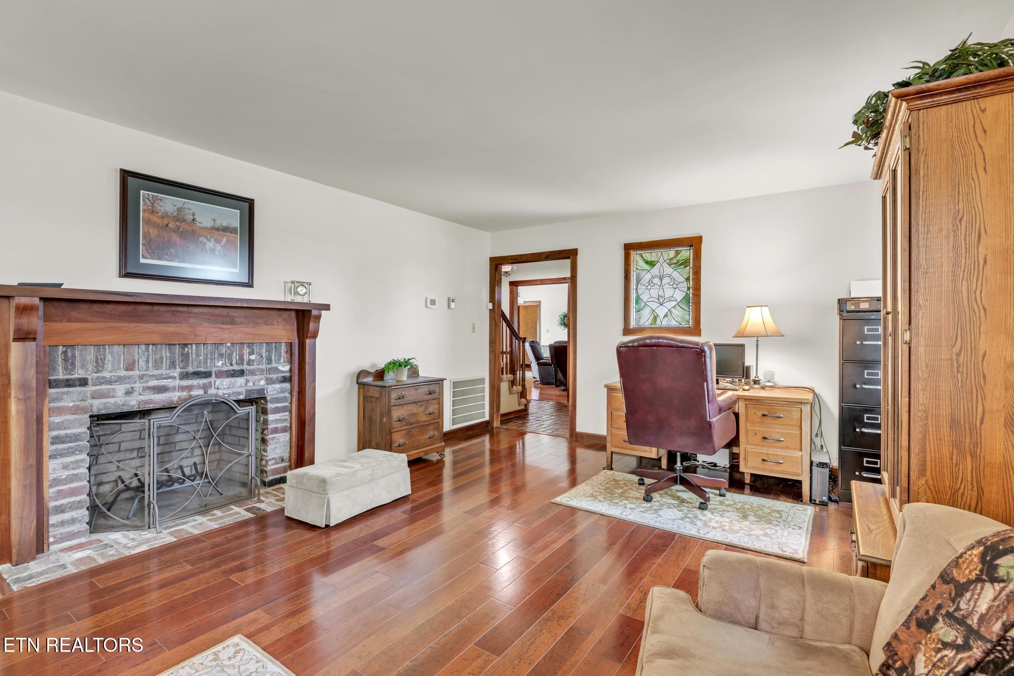 325 Lone Ridge Lane Clinton, TN 37716 - Photo 36 of 51 Living Room w fireplace
