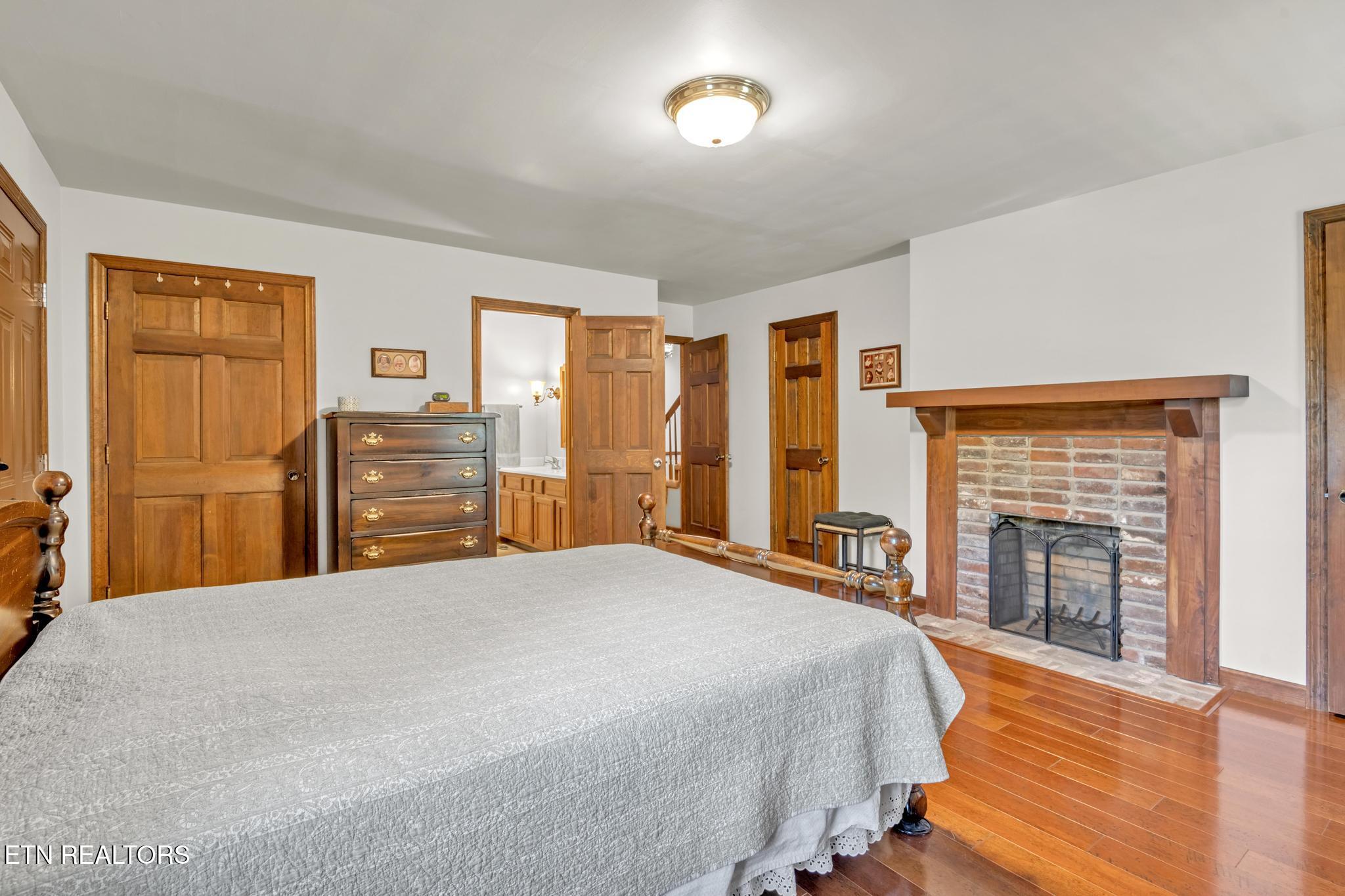 325 Lone Ridge Lane Clinton, TN 37716 - Photo 38 of 51 Owner’s suite