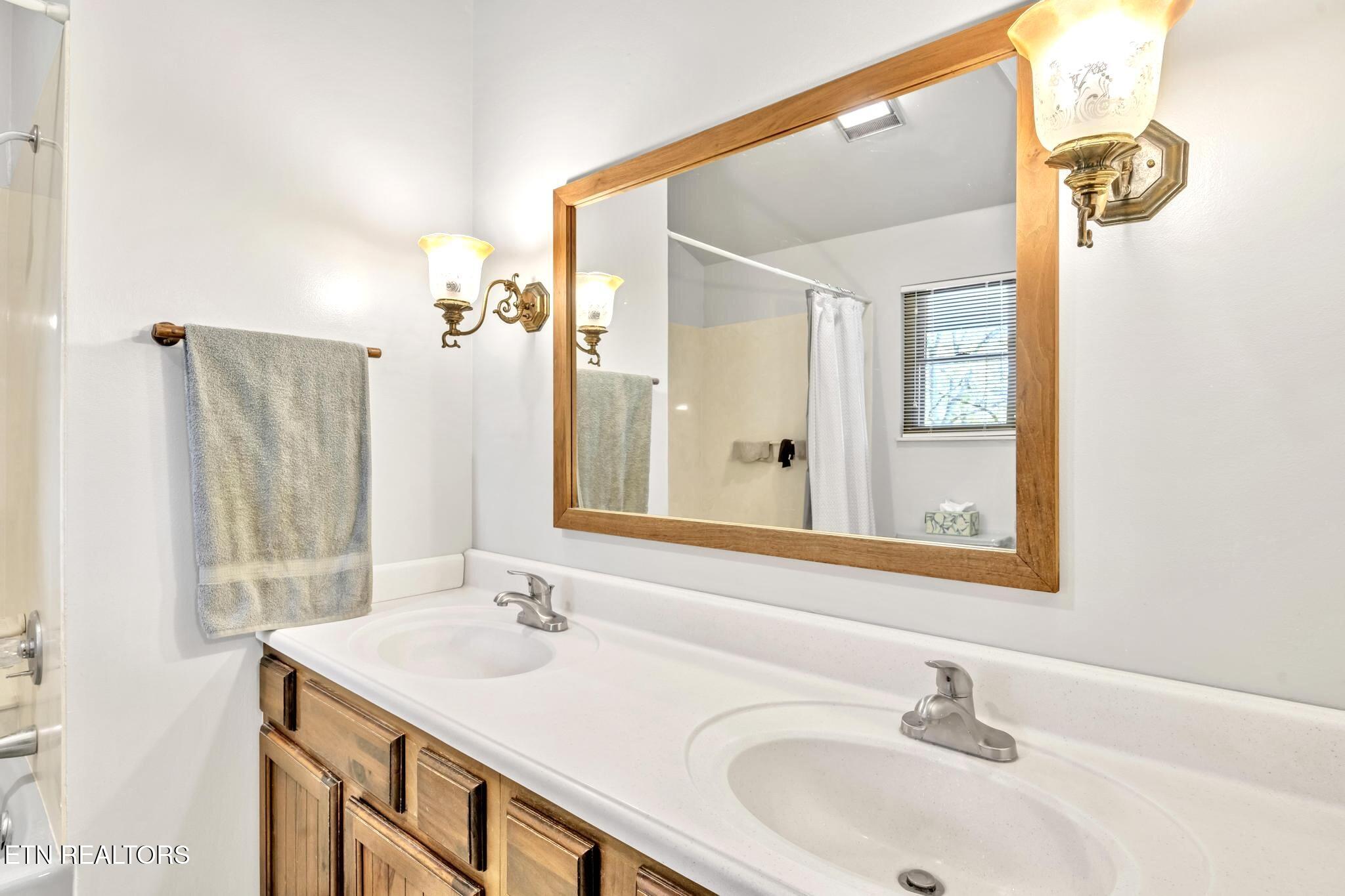 325 Lone Ridge Lane Clinton, TN 37716 - Photo 46 of 51 Bathroom 2