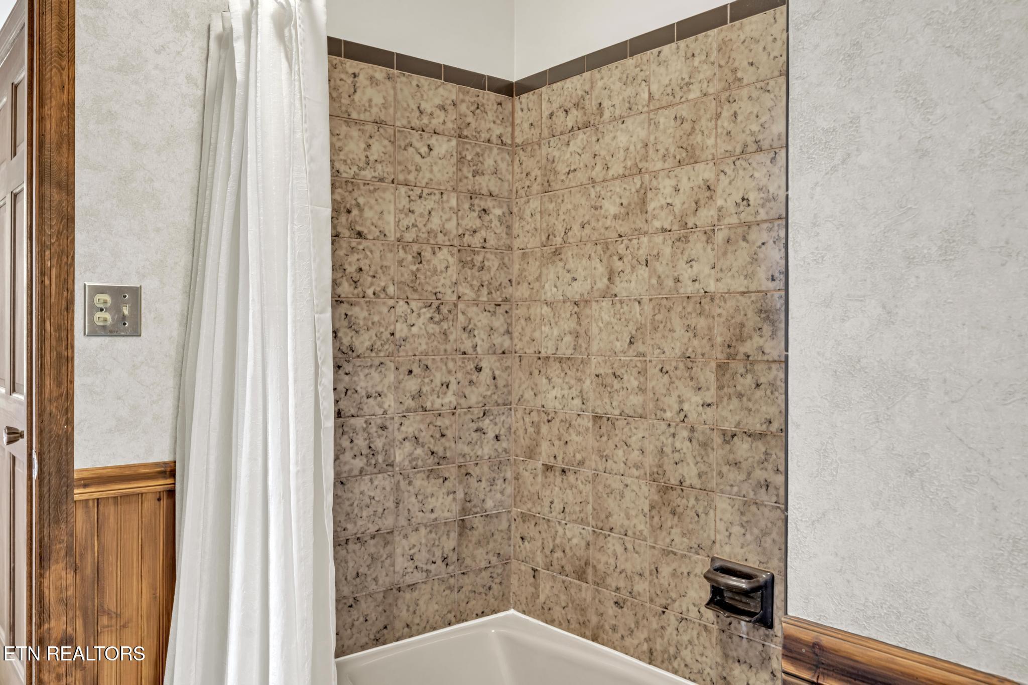 325 Lone Ridge Lane Clinton, TN 37716 - Photo 47 of 51 Shower: Bath