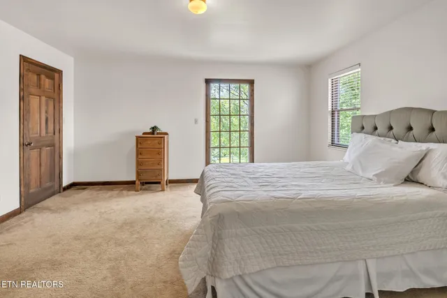 $750,000 | 325 Lone Ridge Lane, Clinton, TN 37716