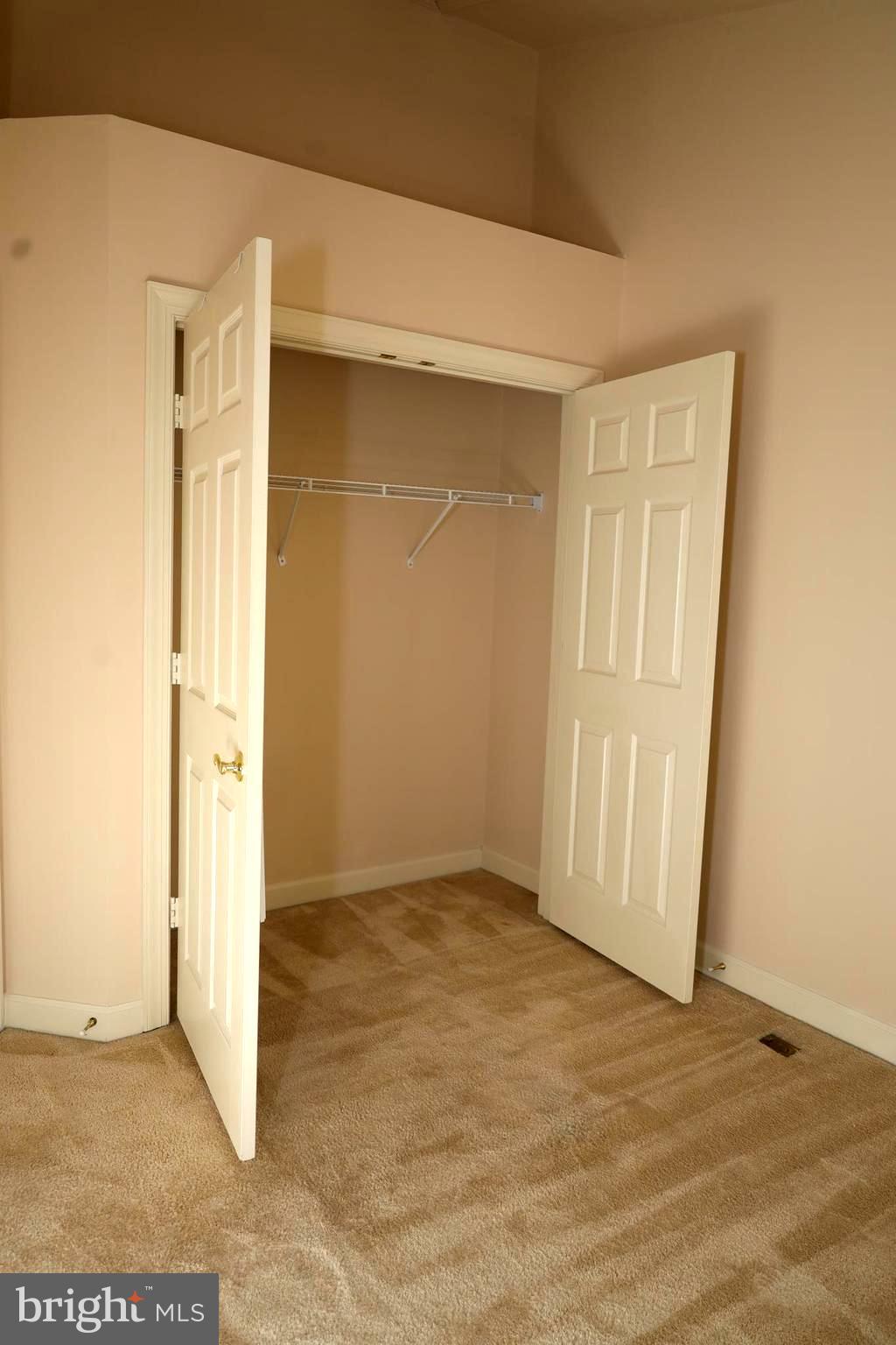 11223 Watermill Lane Silver Spring, MD 20902 - Photo 5 of 39